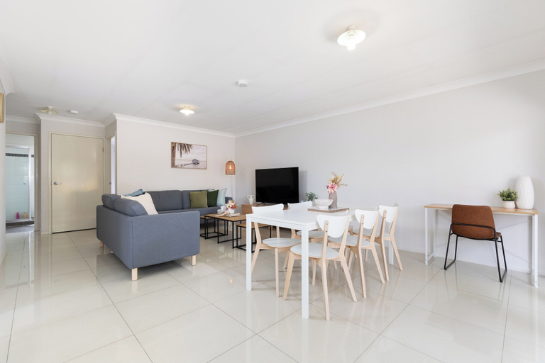 Others 5, Smart Suites Self Check-in Apartments 6 Stockport, Acacia Ridge