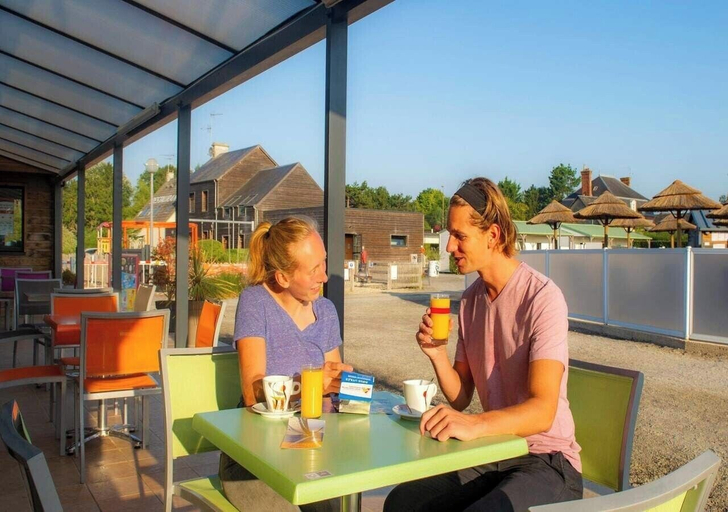 Food & Drinks, Camping Les Pommiers du Mont St Michel, Manche