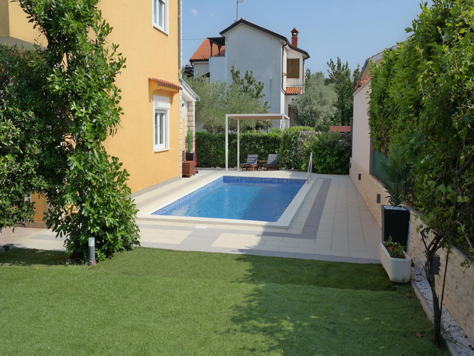 Others 3, Modern Villa with Pool, Silo, Dobrinj