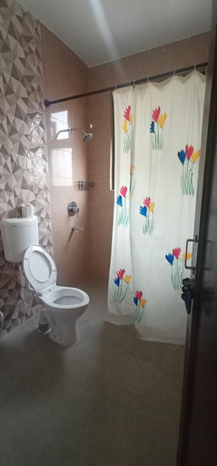 Bathroom 3, Backpackers Station, Samba