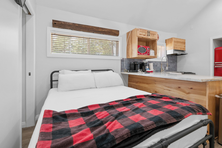 Bedroom 2, Little Lux, San Bernardino