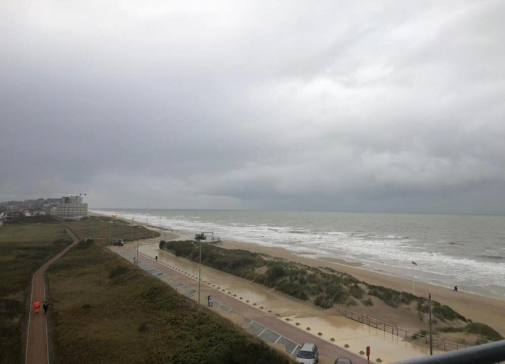 View from property 2, Huize Noordzee Located Directly on the Beach, West-Vlaanderen