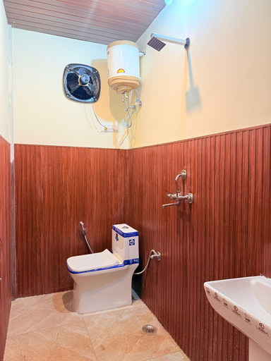 Bathroom 3, Neelkanth Resort, Rudraprayag