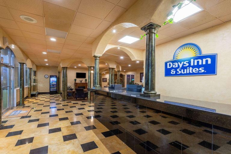 Public Area 2, Days Inn & Suites by Wyndham Clovis, Curry