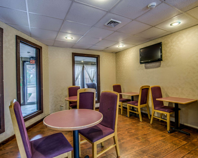 Food & Drinks 5, Quality Inn Dublin I-81, Pulaski