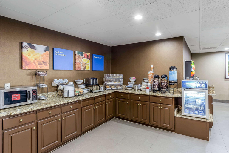 Food & Drinks 5, Comfort Inn & Suites Dalton West, Whitfield