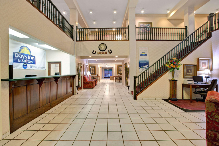 Public Area 2, Days Inn & Suites by Wyndham Hickory, Catawba