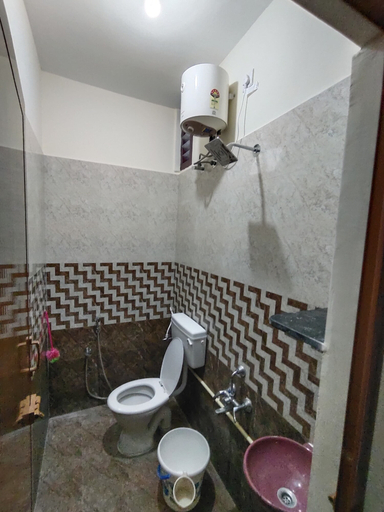 Bathroom, KP Guest House, Tiruvannamalai