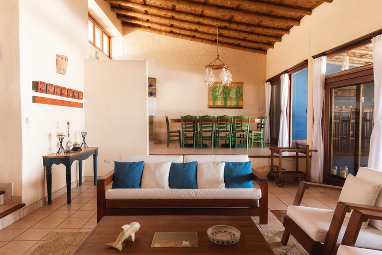 Room 4, w Stylish 5BR House in Mancora, Talara