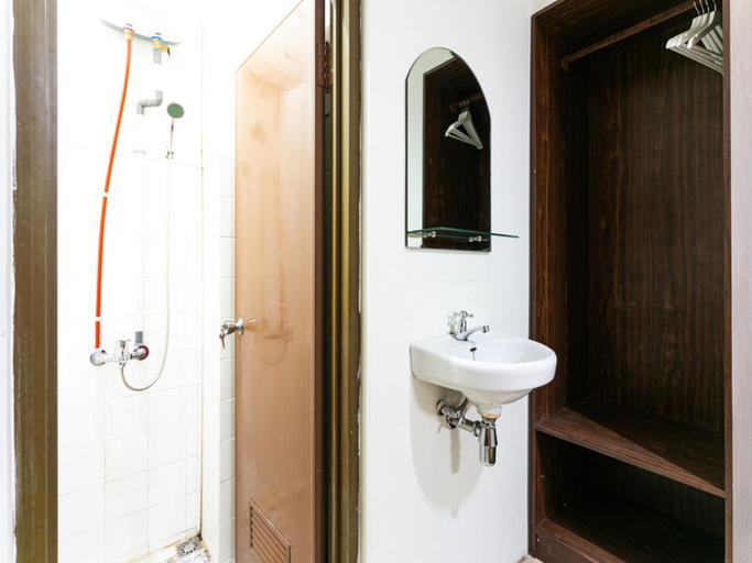 Bathroom 6