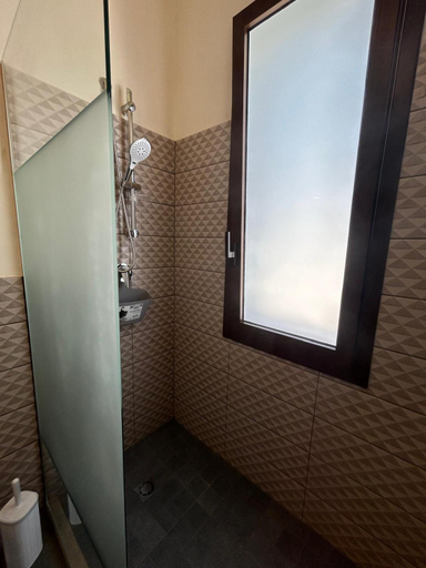 Bathroom, Marisol, Trapani