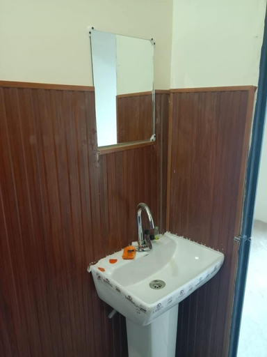 Bathroom 4, Neelkanth Resort, Rudraprayag
