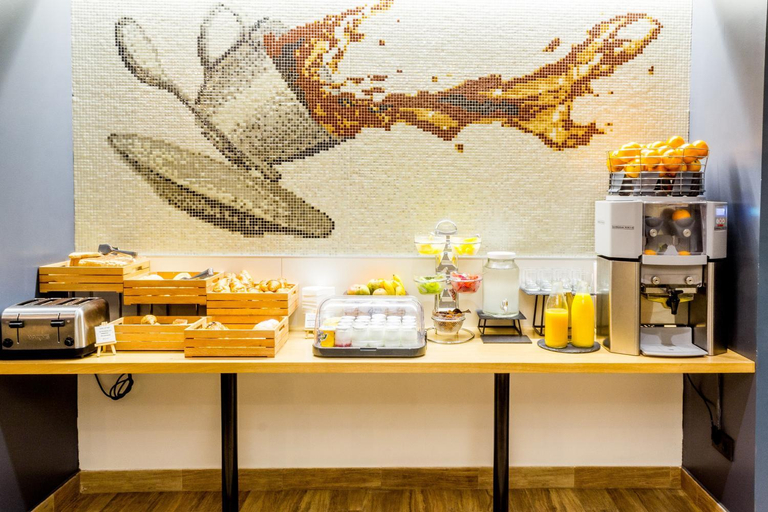 Food & Drinks 5, Hostemplo Sagrada Familia, Barcelona