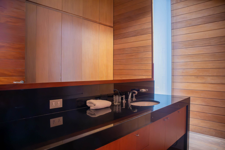 Room 5, w Elegant 5BR Home w Pool in Cieneguilla, Lima