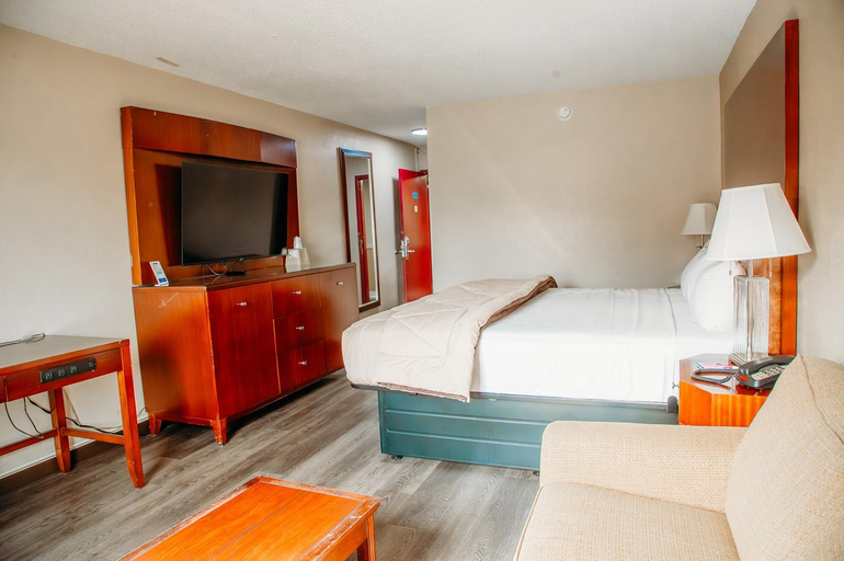 Bedroom 2, Country Garden and Suites, Franklin