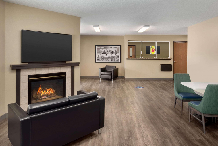 Public Area 2, Super 8 by Wyndham Sioux Falls, Minnehaha