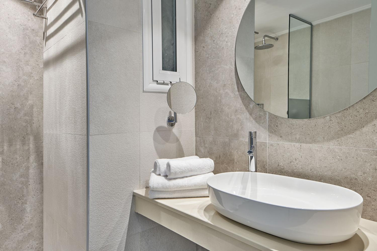 Bathroom 5, Atlantica Marmari Palace, South Aegean
