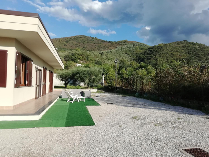 Others 5, Villa Aurora, Napoli