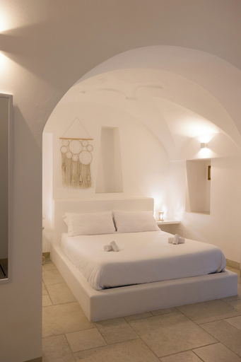 Bedroom 4, Donna Veneranda, Foggia