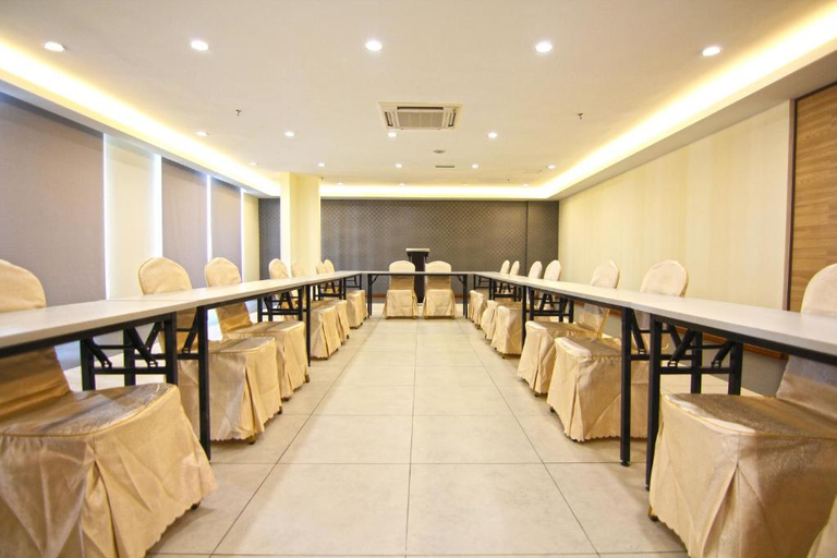 Food & Drinks 5, Putatan Platinum Hotel, Putatan