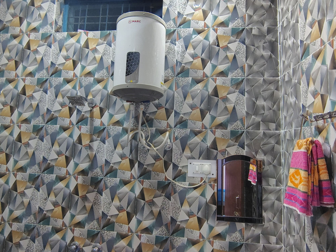 Others 4, Hotel Radha Krishna, Uttarkashi