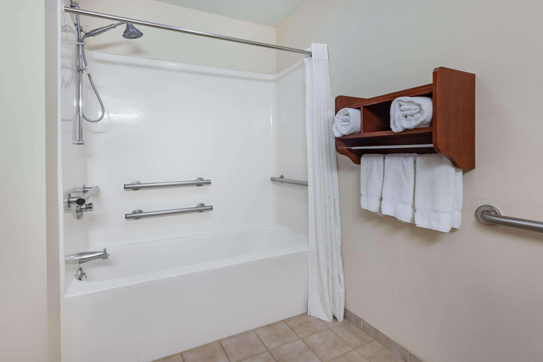 Bedroom 3, Days Inn by Wyndham Alta Vista, Campbell