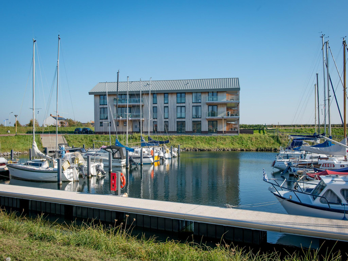 Exterior & Views 1, Apartment in Kamperland with Marina Views, Noord-Beveland