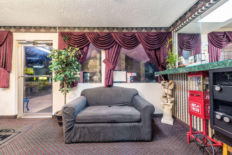 Public Area, Super 8 by Wyndham Eastland, Eastland