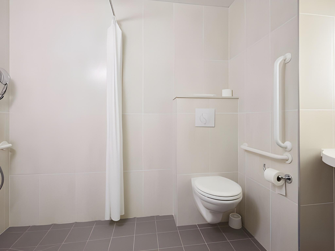 Bathroom 4, B&B HOTEL PERPIGNAN Nord Aeroport, Pyrénées-Orientales