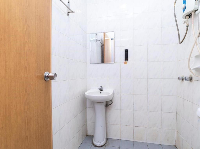 Bathroom 3, 44027 Golden Horse Hotel, Johor Bahru