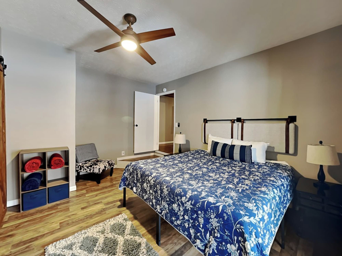 Bedroom 2, Tin Rambler by Jackson Mountain Rentals, Sevier