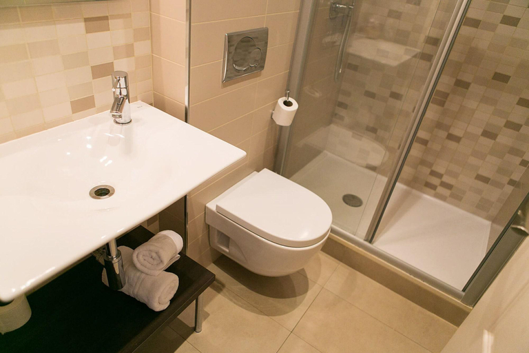 Bathroom 4, Blanc Guest House, Barcelona