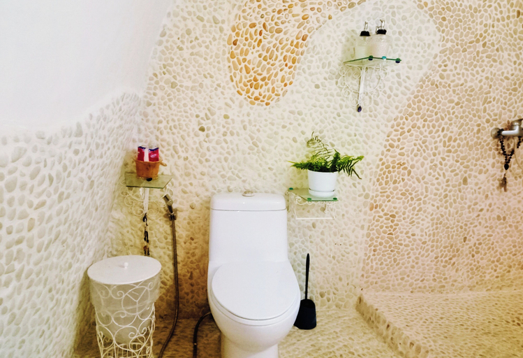 Bathroom 3, VistaMonti Private Villas, Lombok