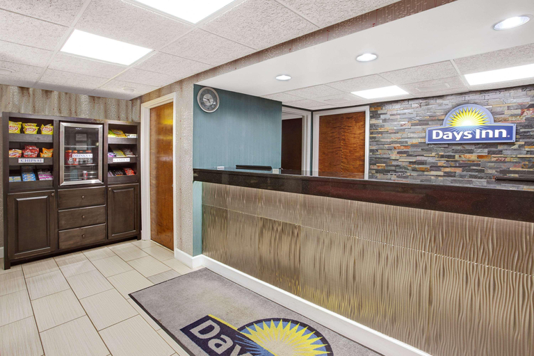 Public Area 2, Days Inn by Wyndham Acworth, Cherokee