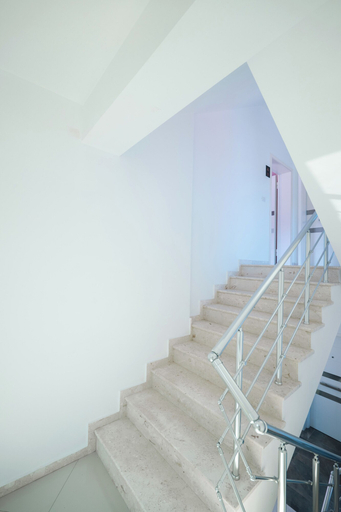 Others 5, StarLight Apartments 2, Sarandës