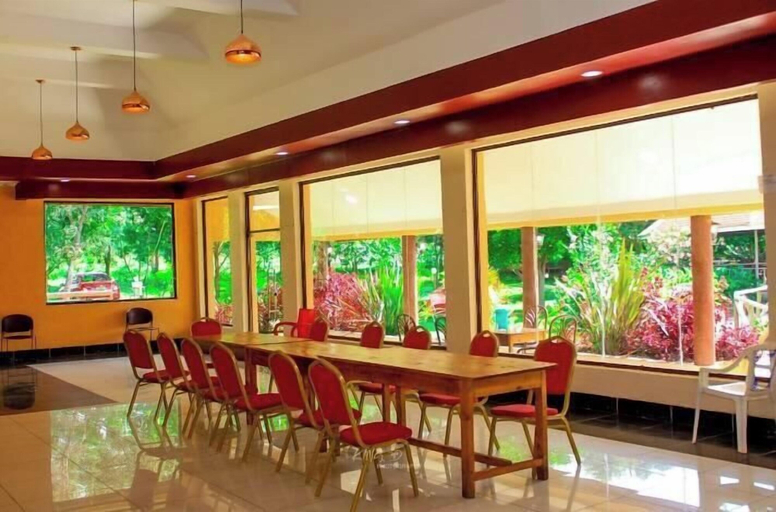 Food & Drinks 3, Lee Njiru Resort, Rongai