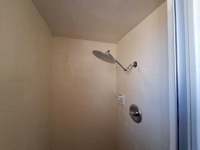 Bathroom 4, Leisure Lodge Motel, Cibola