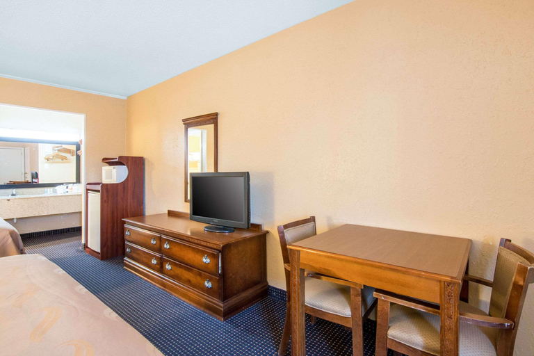 Bedroom 3, Quality Inn Arkadelphia - University Area, Clark