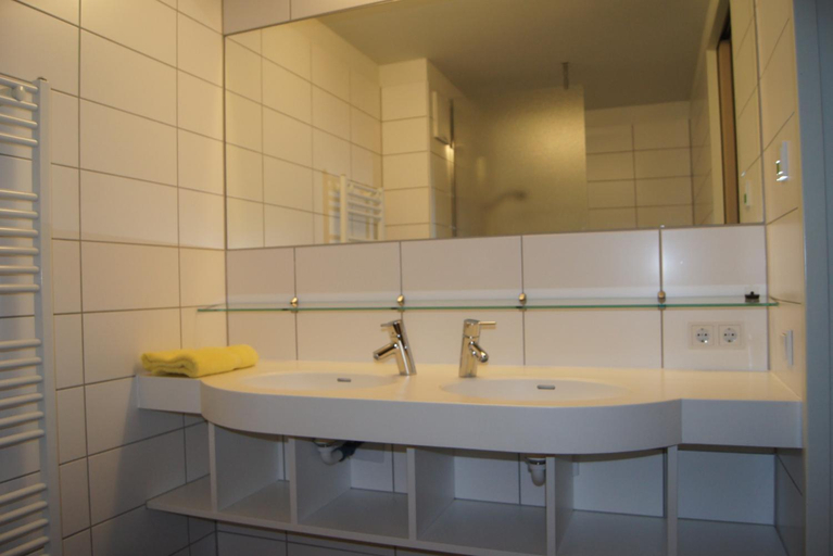 Bathroom, Hostel-Jugendherberge St. Johann im Pongau, Sankt Johann im Pongau