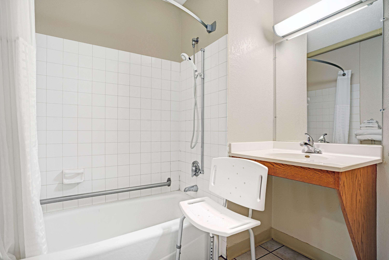 Bathroom 4, Super 8 by Wyndham Rogers Minnesota, Hennepin