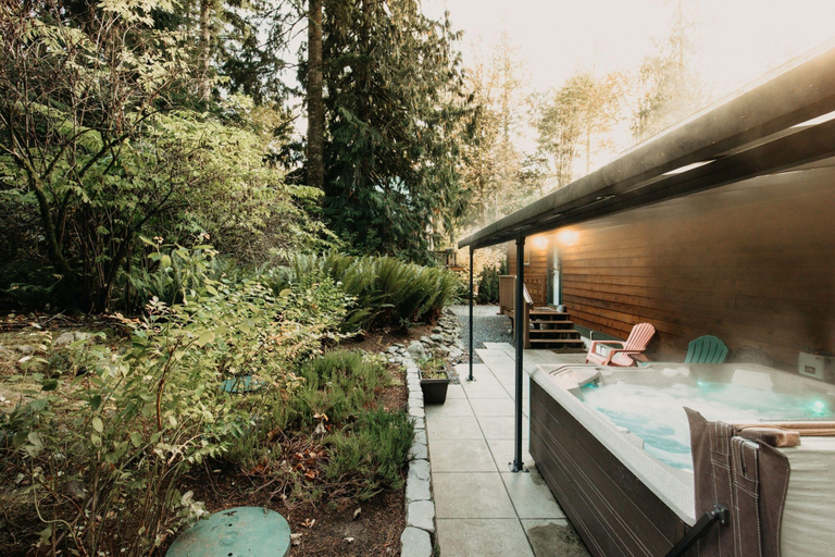 Sport & Beauty, 65GS - Hot Tub - Wi-Fi - Pets Ok - BBQ - Sleeps 10, Whatcom
