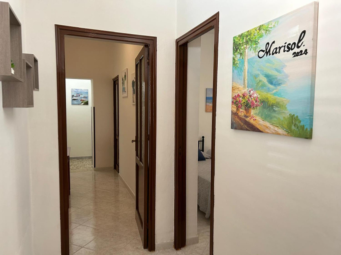 Entrance, Marisol, Trapani
