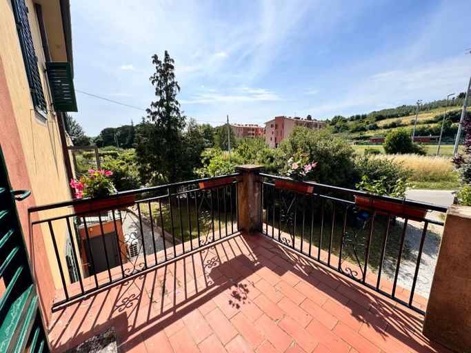 Others 3, Casa in campagna, Florence