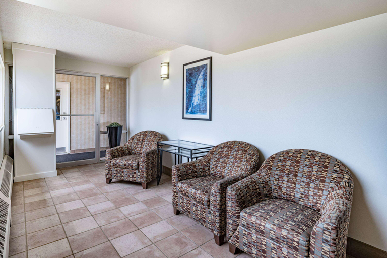 Public Area 2, Travelodge by Wyndham Fort St John, Peace River