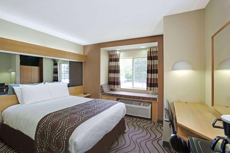 Bedroom 3, Microtel Inn & Suites By Wyndham Charlotte/Univer, Mecklenburg