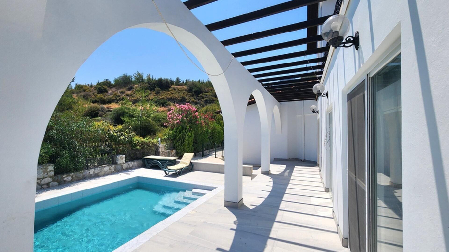Pool 4, Beautiful Villa Within Easy Distance to Attraction
