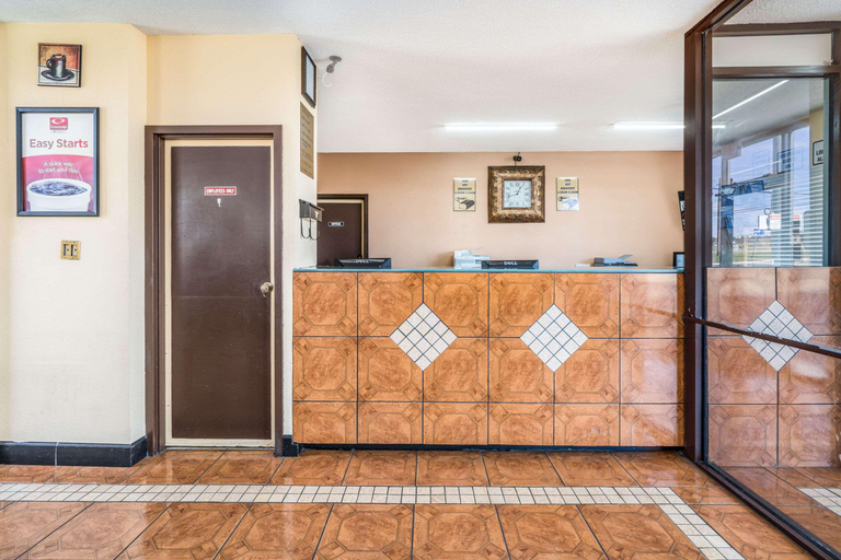 Public Area 2, Econo Lodge Inn & Suites Macon West, Bibb