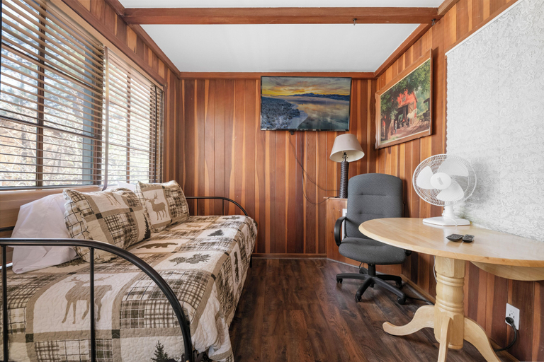 Bedroom 2, Chalet Des Ours, San Bernardino