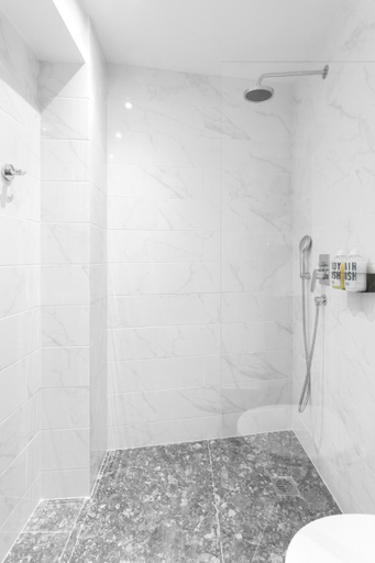 Bathroom 5, Play Theatrou Athens a member of Brown Hotels, Attica