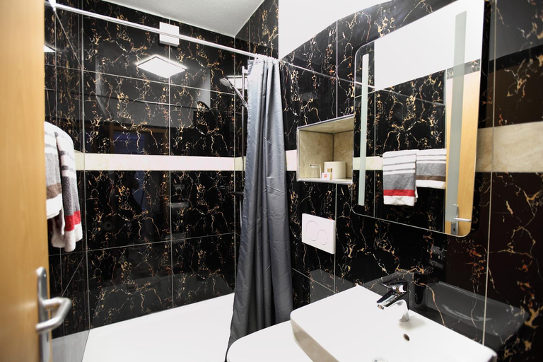 Bathroom 5, Hotel Isabel, Waldeck-Frankenberg